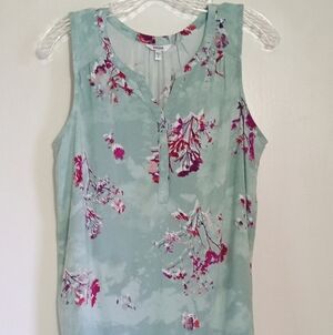 Sonoma floral vneck sleeveless blouse